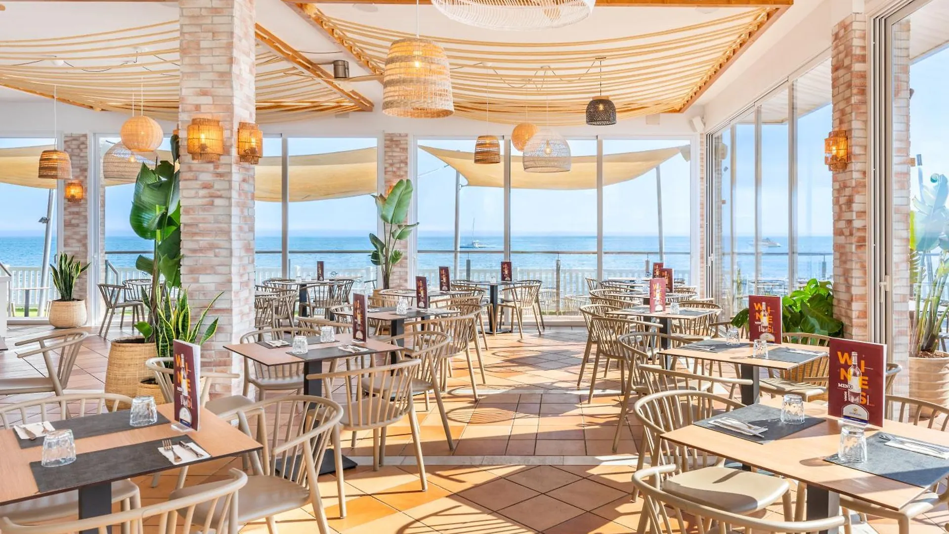 Globales Playa Estepona 4*,  Spain