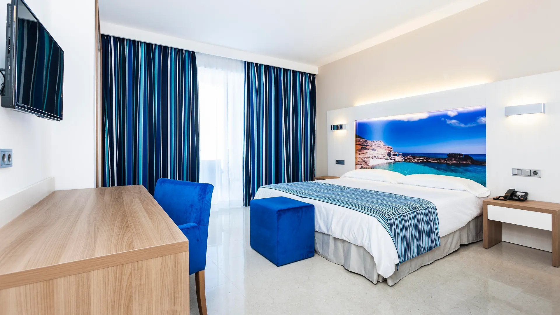 Globales Playa Estepona 4*,